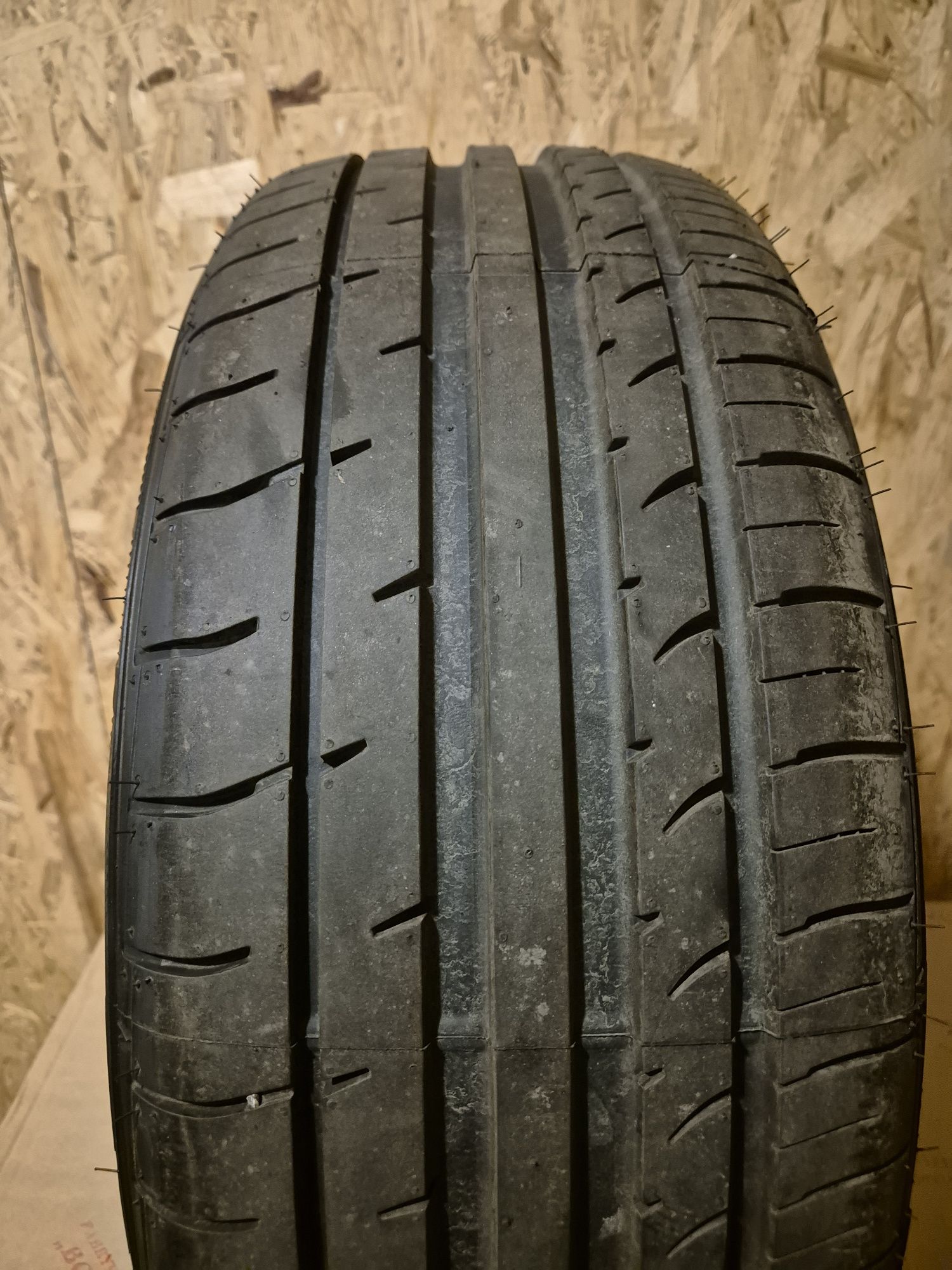 Komplet Nowych Falken Azenis FK453CC 215/50R18