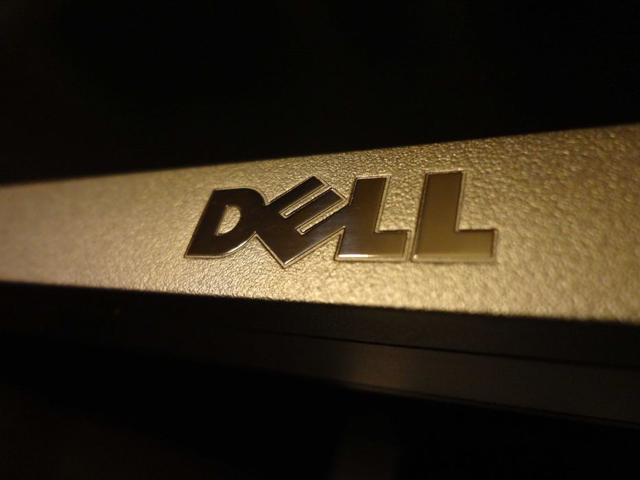 Монитор Dell U2312HMt. 23
