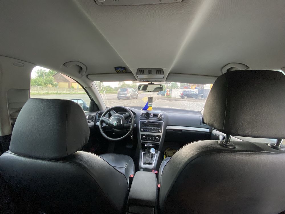 Skoda Octavia 1.9 tdi 2009 автомат