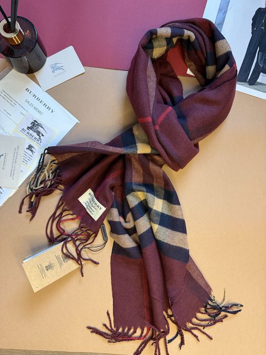 Popularny szalik w kratkę  w stylu Burberry