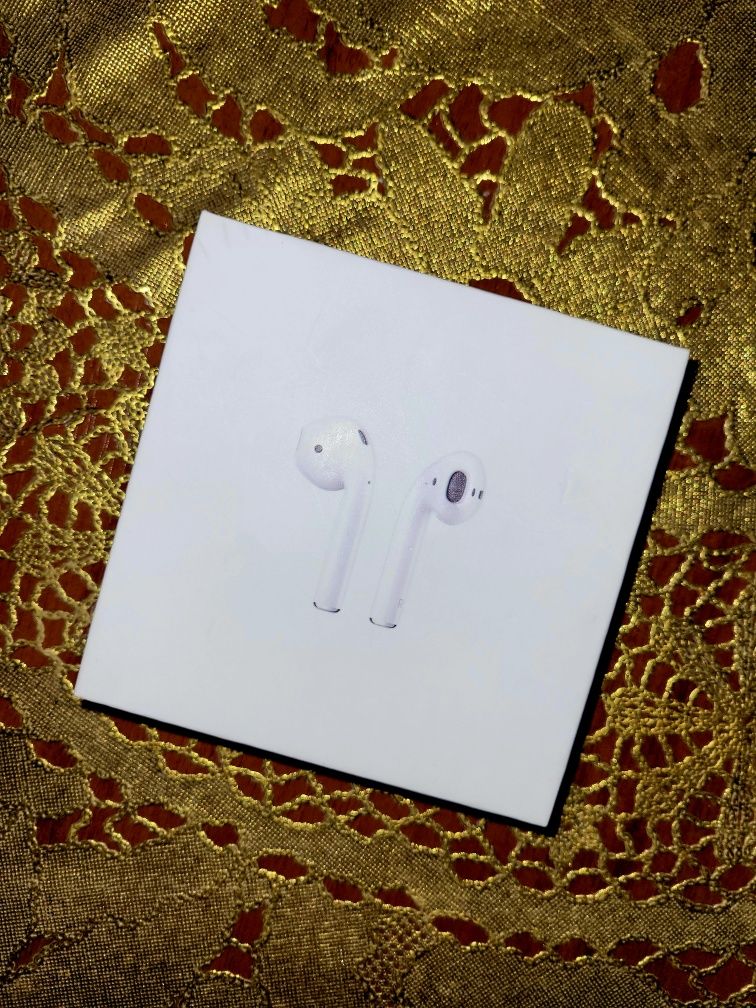 коробка від airpods 2 (оригінал), кабель, інструкція.