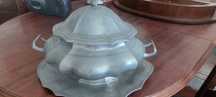 Pote em estanho grande