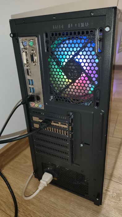 PC RGB gry R5 1600AF 6/12 DDR4 16GB RX5600XT 6GB 600W 1,25TB W11 WiFi
