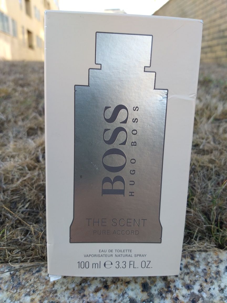 Perfume de homem novo em caixa BOSS 100ml 40€ .