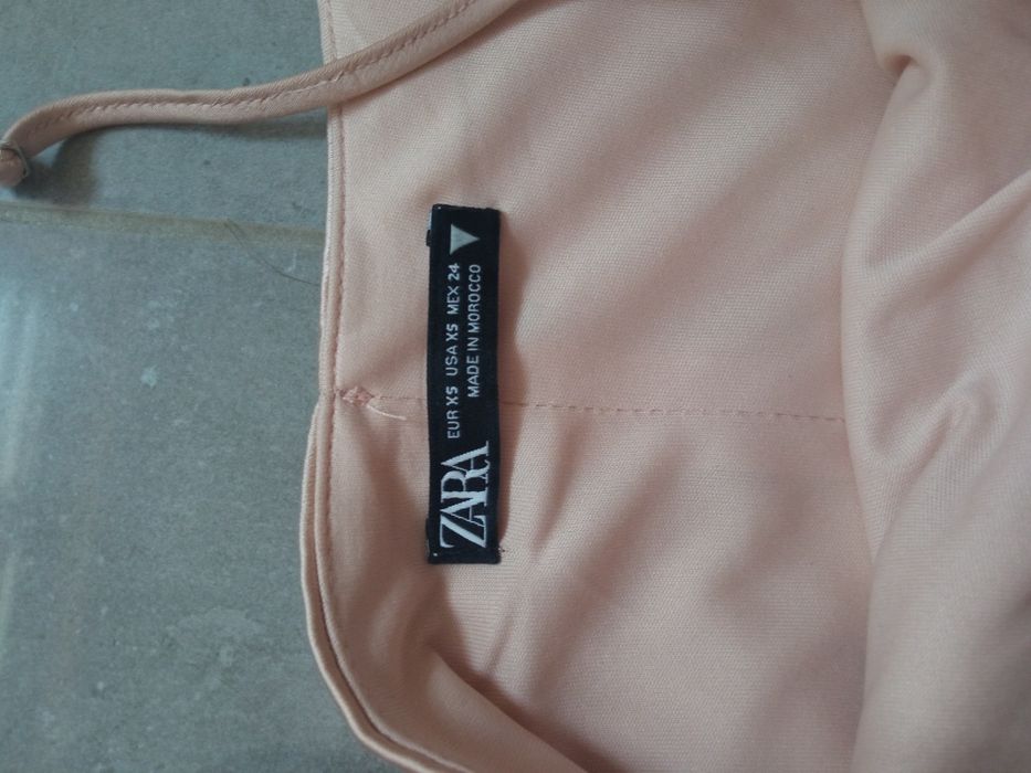 Piękne beżowe body na ramiączkach Zara