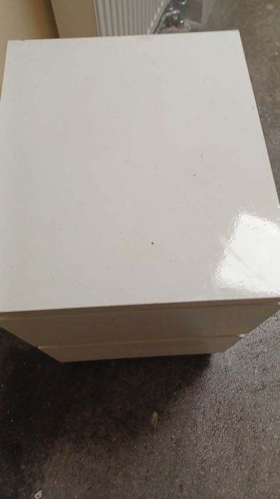 Szafeczka nocna Malm