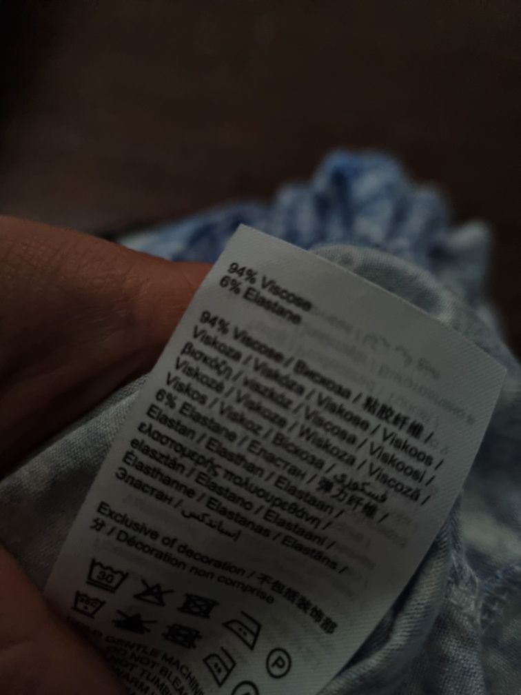Niebieska sukienka w białe kwiatki z wiskozy INDISKA r. L/XL, wygodna