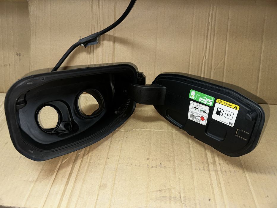 Wlew paliwa Ford Transit Connect