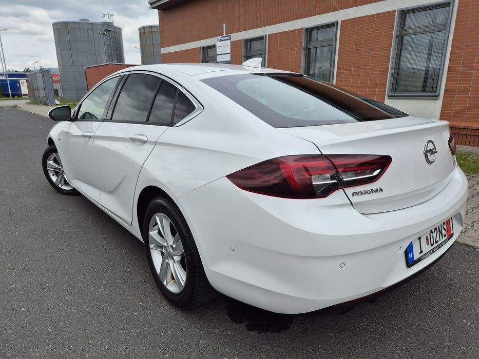 Insignia 2018 rok 1.5 benzyna 76 tys km led navi  z niemiec oplacone