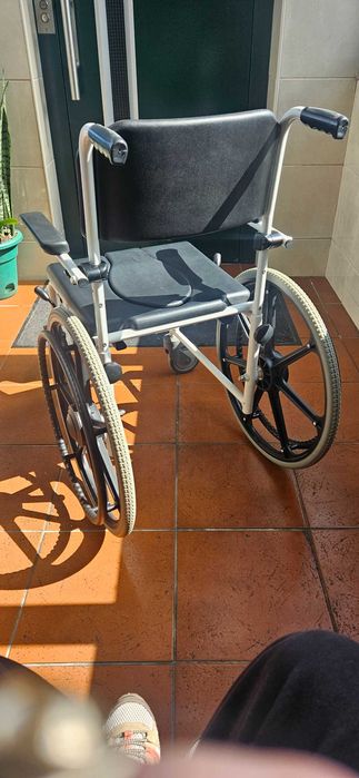 Cadeira de banho Invacare Cascade H253 NOVA