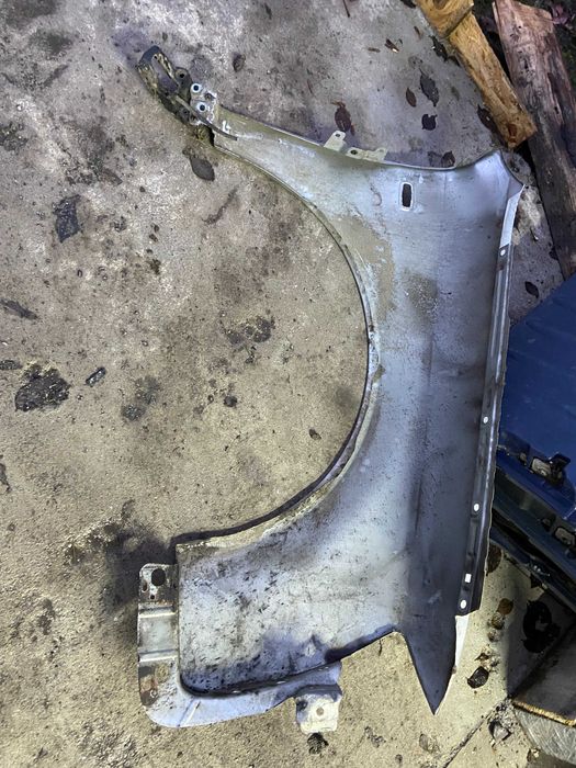 Крило переднє ліве Audi A4 B6 (2000–2004)