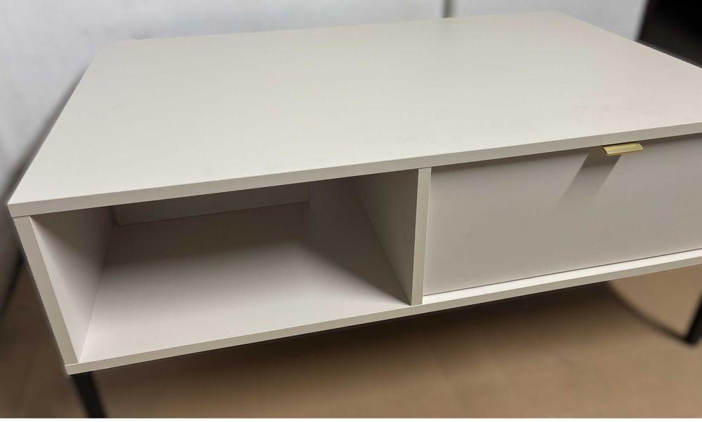 Stolik kawowy beżowy z szufladami