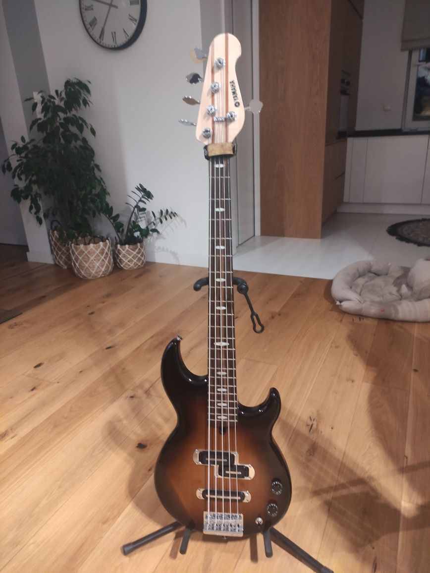 Gitara basowa Yamaha BB1025 TBS Bass