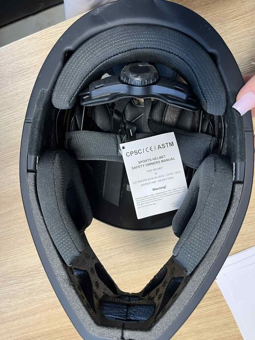 kask rowerowy typu full-face marki Lixada r. M