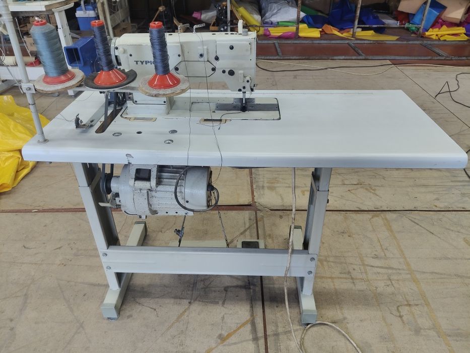 Двоголкова швейна машина Typical GC6872H .