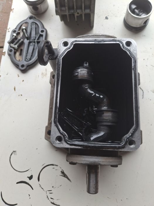 Компрессор корпус цилинтр поршень клапвна