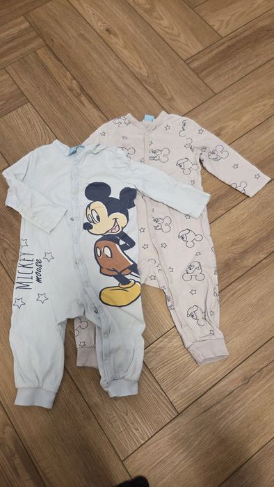 Dwa rampersy piżamki pajacyki Mickey Myszka Miki