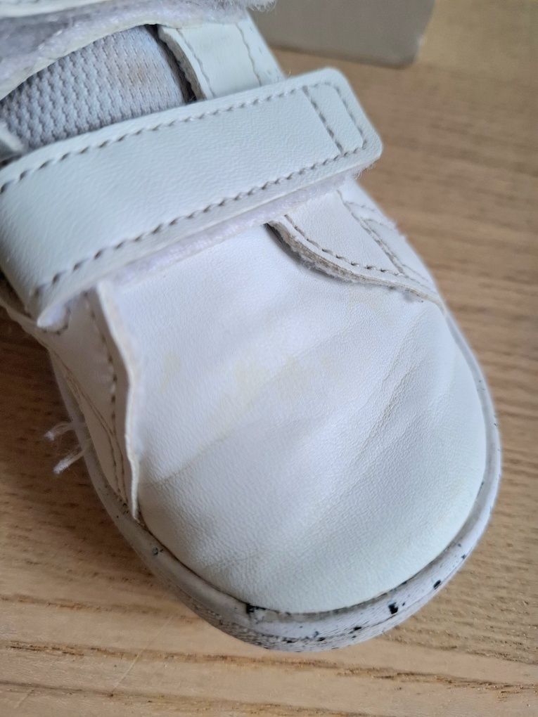 Buty marki adidas dziecięce rozmiar 23,5