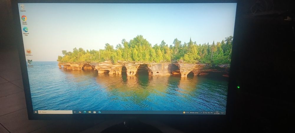 Монитор Samsung 21.5" S22F350FHI