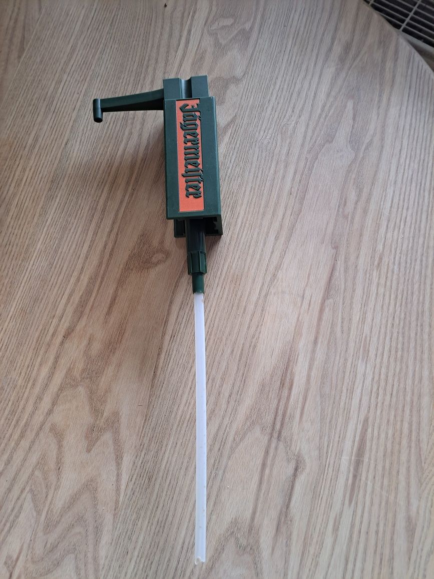 Jagermeister pompka do butelki
