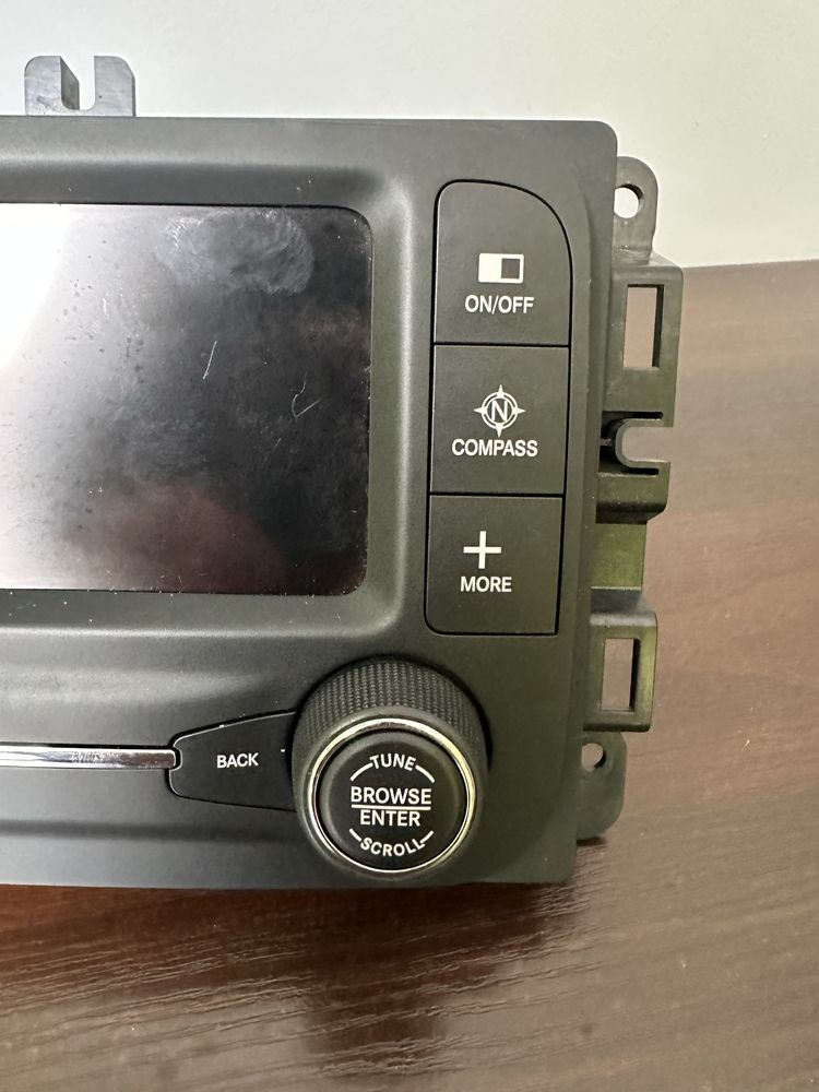Wyświetlacz uConnect 5″ Jeep Renegade | Radio | Bluetooth |