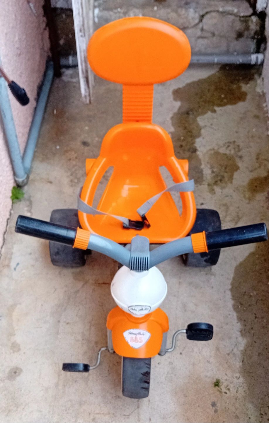 Triciclo criança impecável com pouco uso com cinto de segurança
