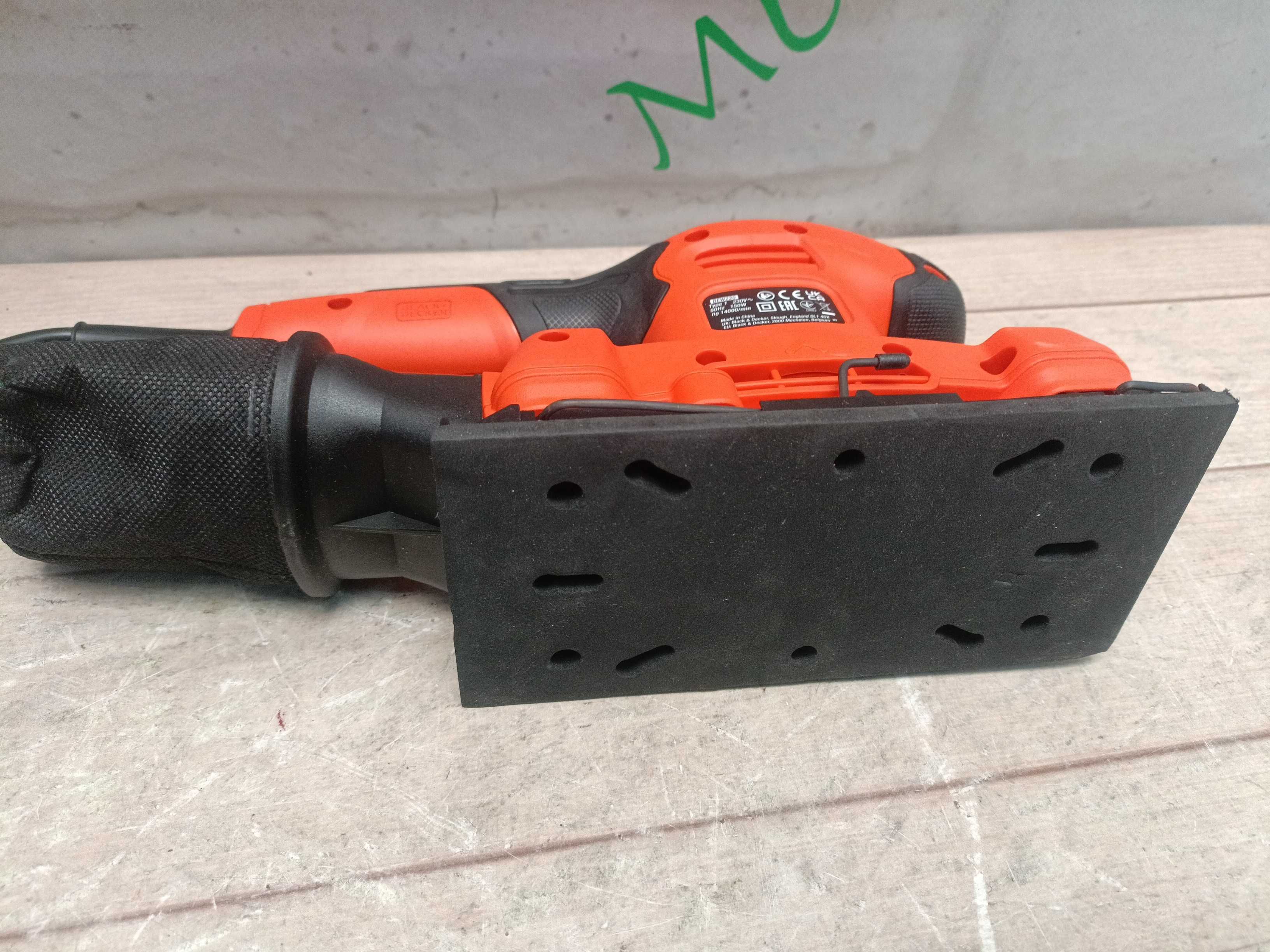 BLACK+DECKER BEW220 шліфмашина вібраційна мережева підошва  90х187мм