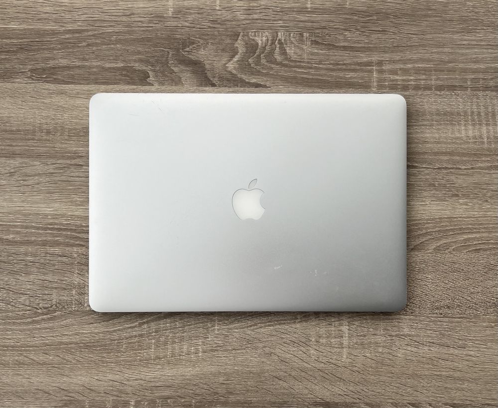 Macbook pro 15’ 2015 Retina i7 16gb ram 256 ssd