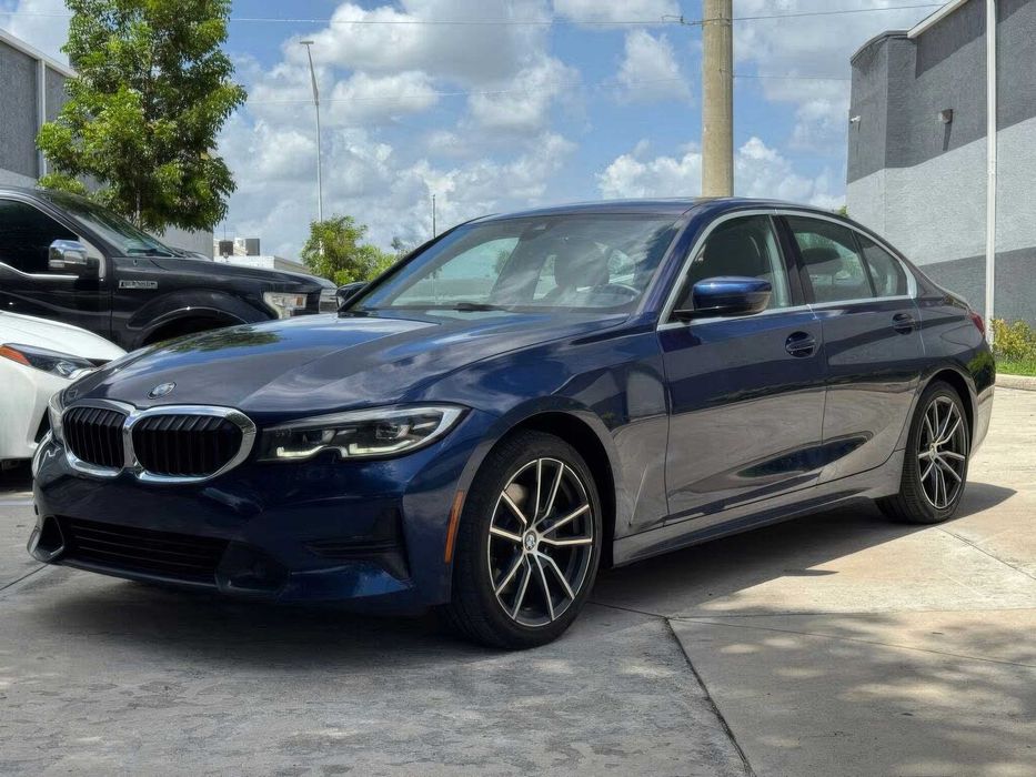 BMW 3 Series 330i      2019