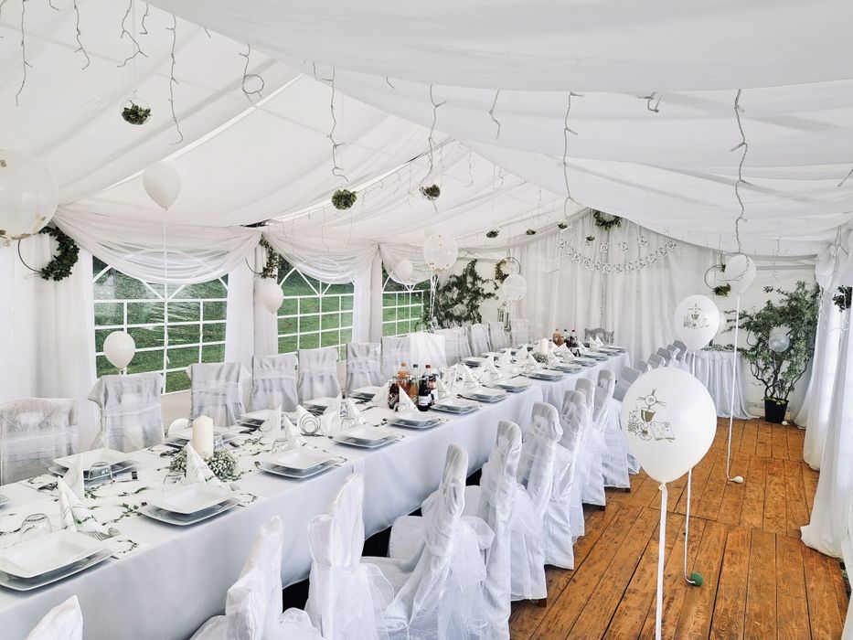 Wynajem namiotów: Wypożycz: krzesła, stoły, podłogi. Wypożyczalnia