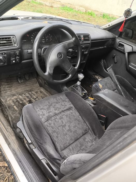 Мотор опель вектра а 2,0 инжектор 8 кл авто в розриві есть все