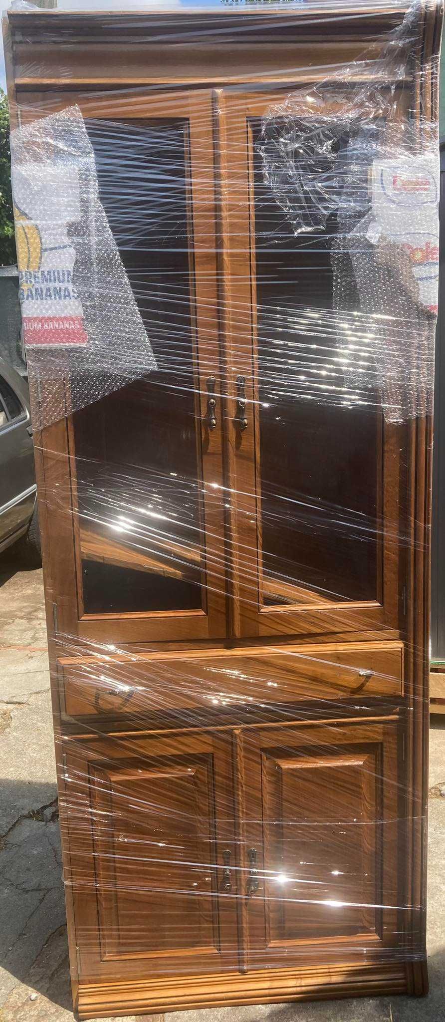 Móveis de sala e bar estimados