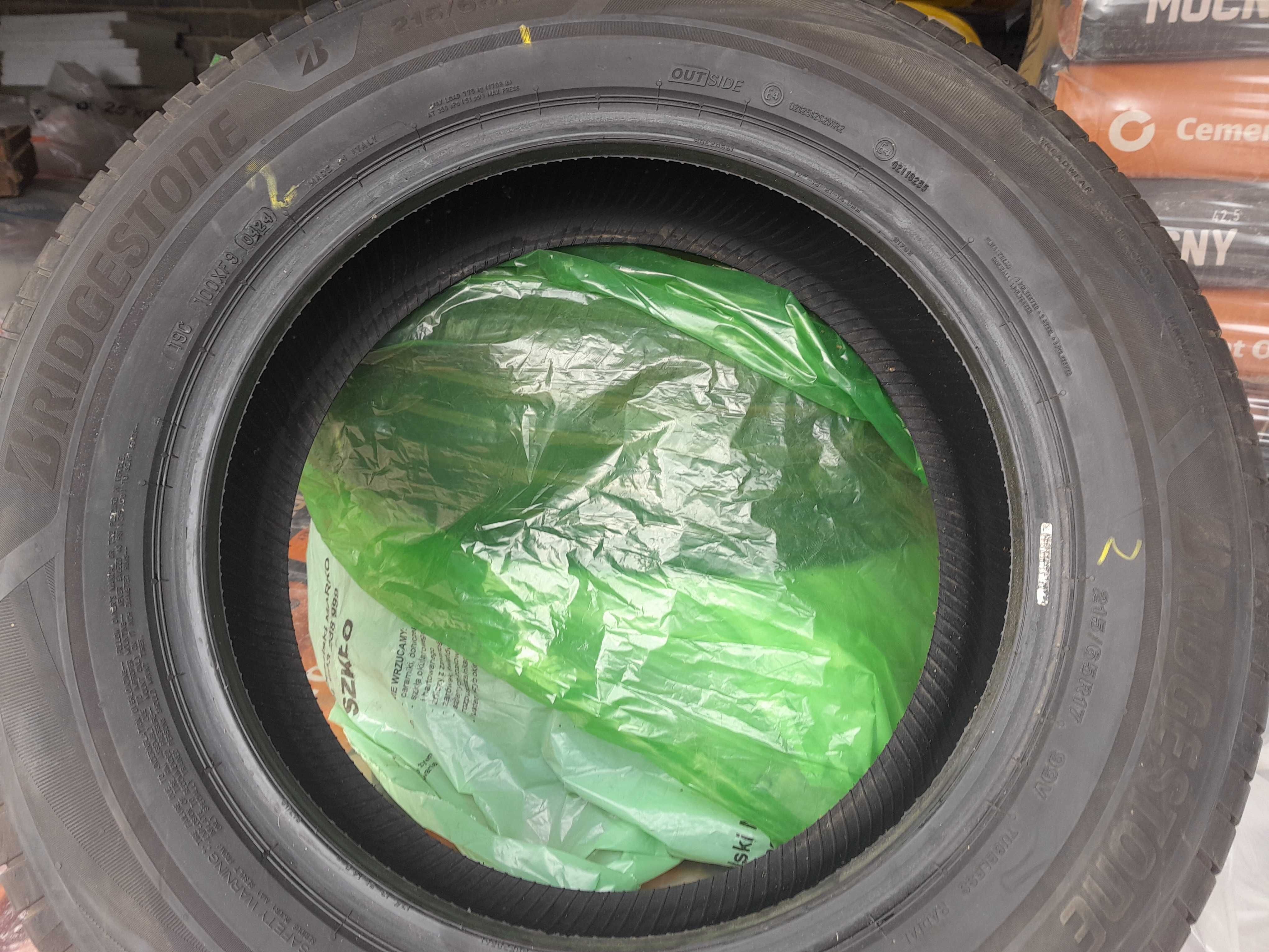 Opony letnie 215x65 r17. 2024r. prawie nowe
