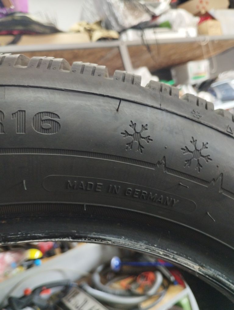 Шини R16 205/55 зима DUNLOP