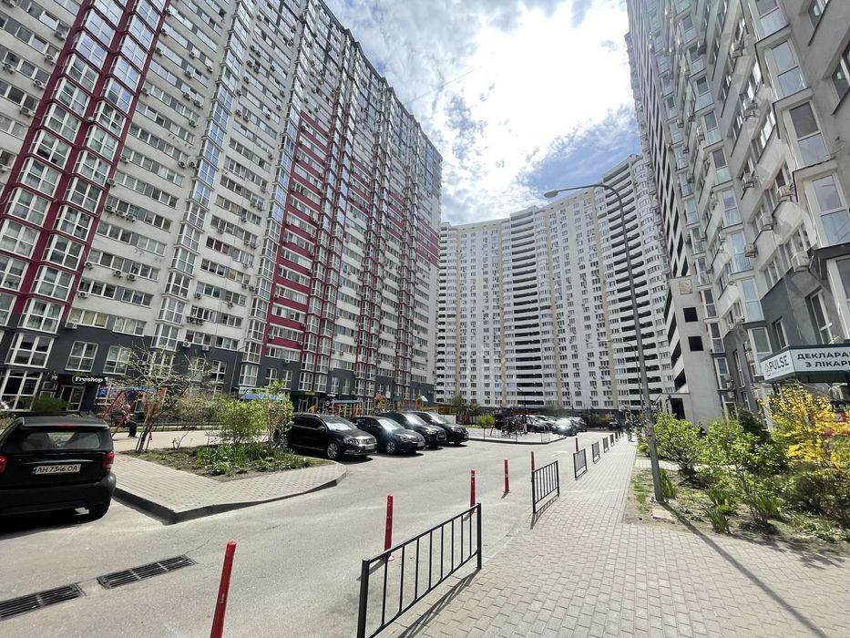 Продаж 1-к кв 50м2 Драгоманова 2б Позняки