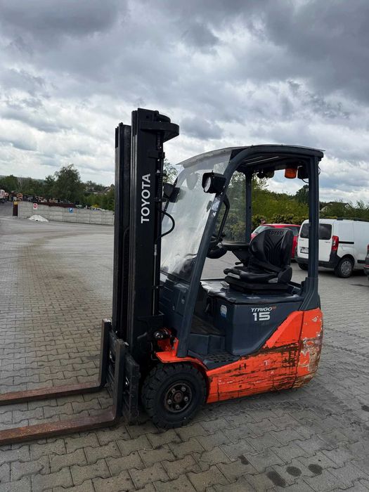 wózek widłowy elektryczny TOYOTA 8FBET15 Triplex 4.70m 3-kołowy 2009'