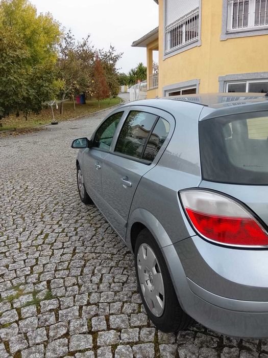 Opel Astra 1.4 Gasolina 2007 – 97.000 km, 5 Portas, Selo antigo