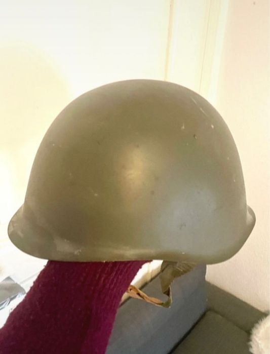 Capacete ou casco militar antigo