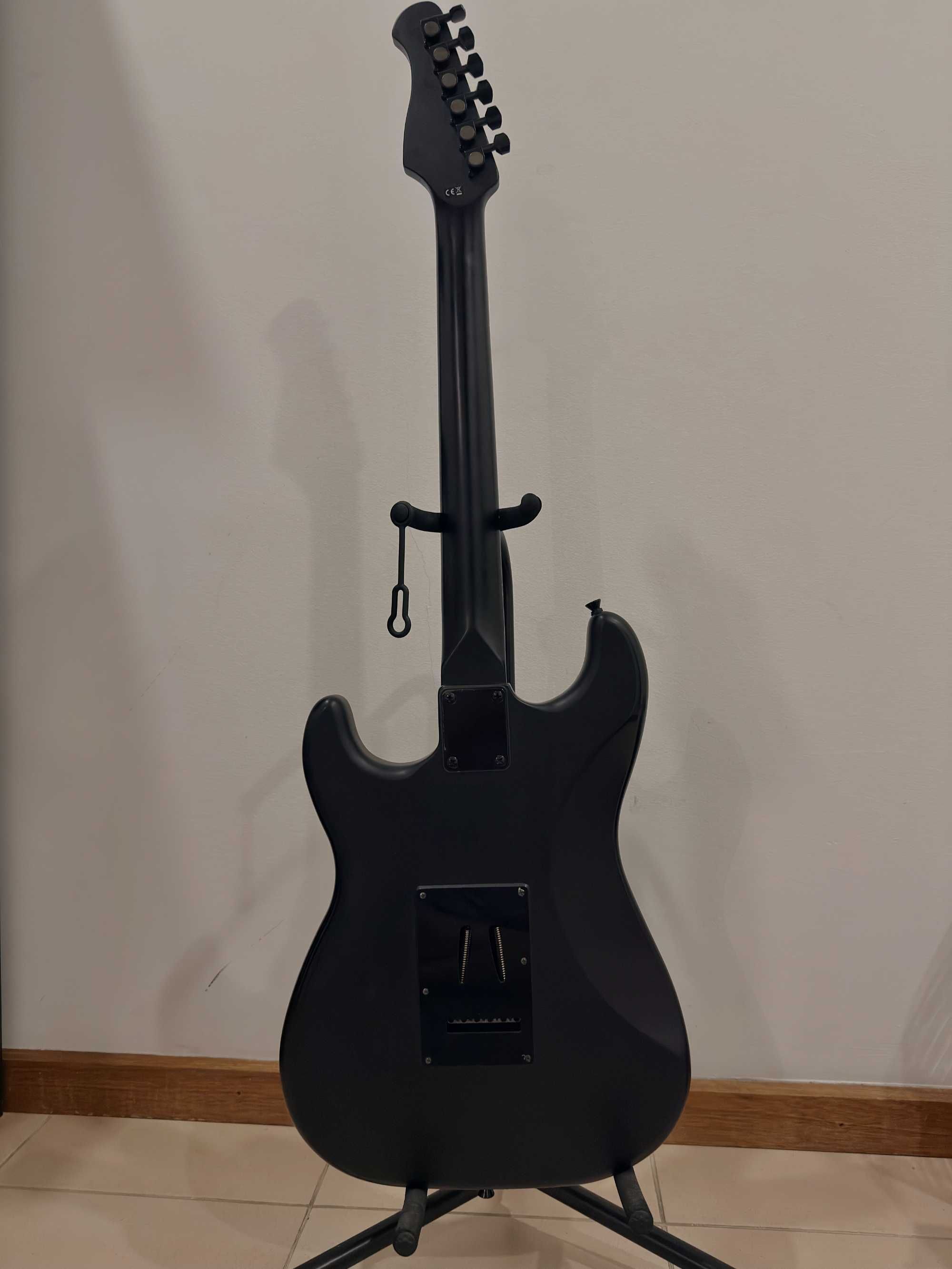 Guitarra Elétrica Harley Benton ST-20 - Perfeita para Iniciantes