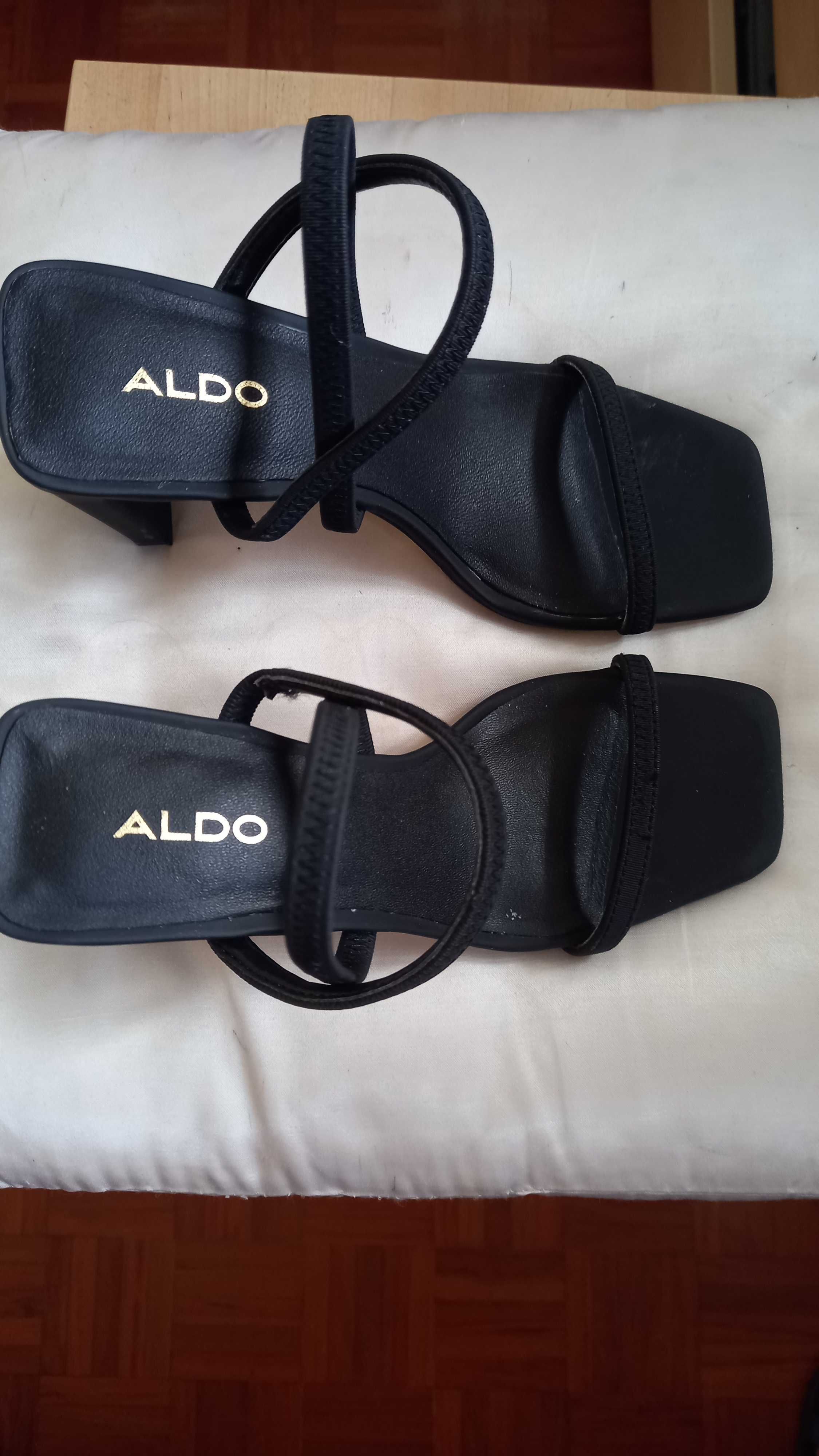 Sandálias pretas da Aldo(entrega em mãos no Porto,Foz doDouro)