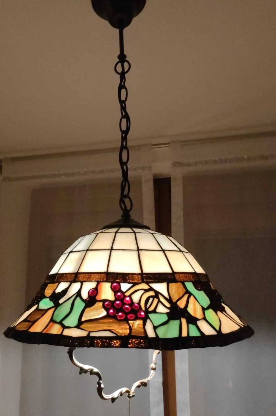 Lampa wisząca Tiffany.