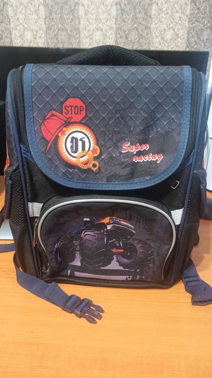 Шкільний рюкзак/ранець/портфель 1-3 клас