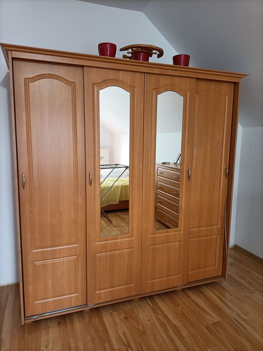 Szafa przesuwna  na ubrania