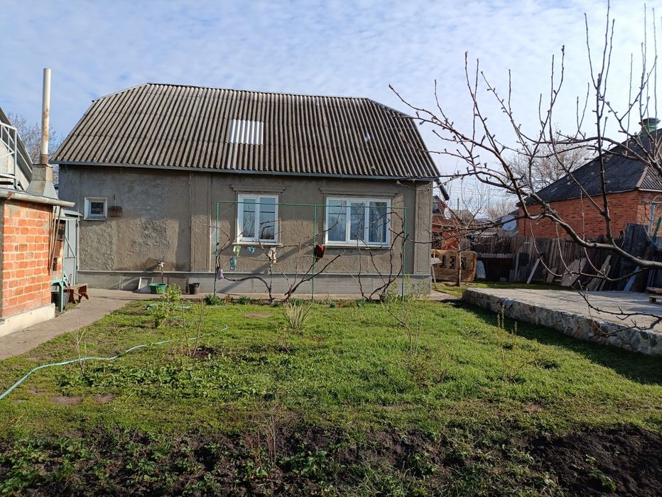 Продам домоволодіння