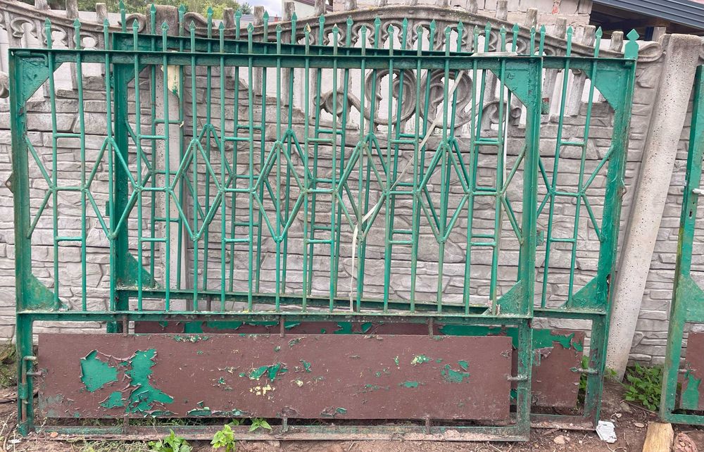 Metalowa brama dwuskrzydłowa + furtka (wysokość: 1,5m)