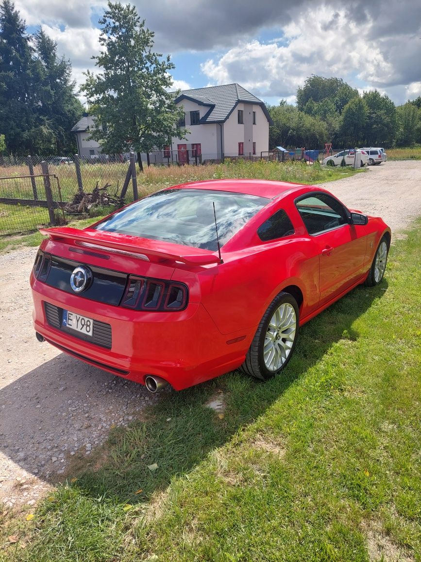 Ford Mustang 3.7  BASE