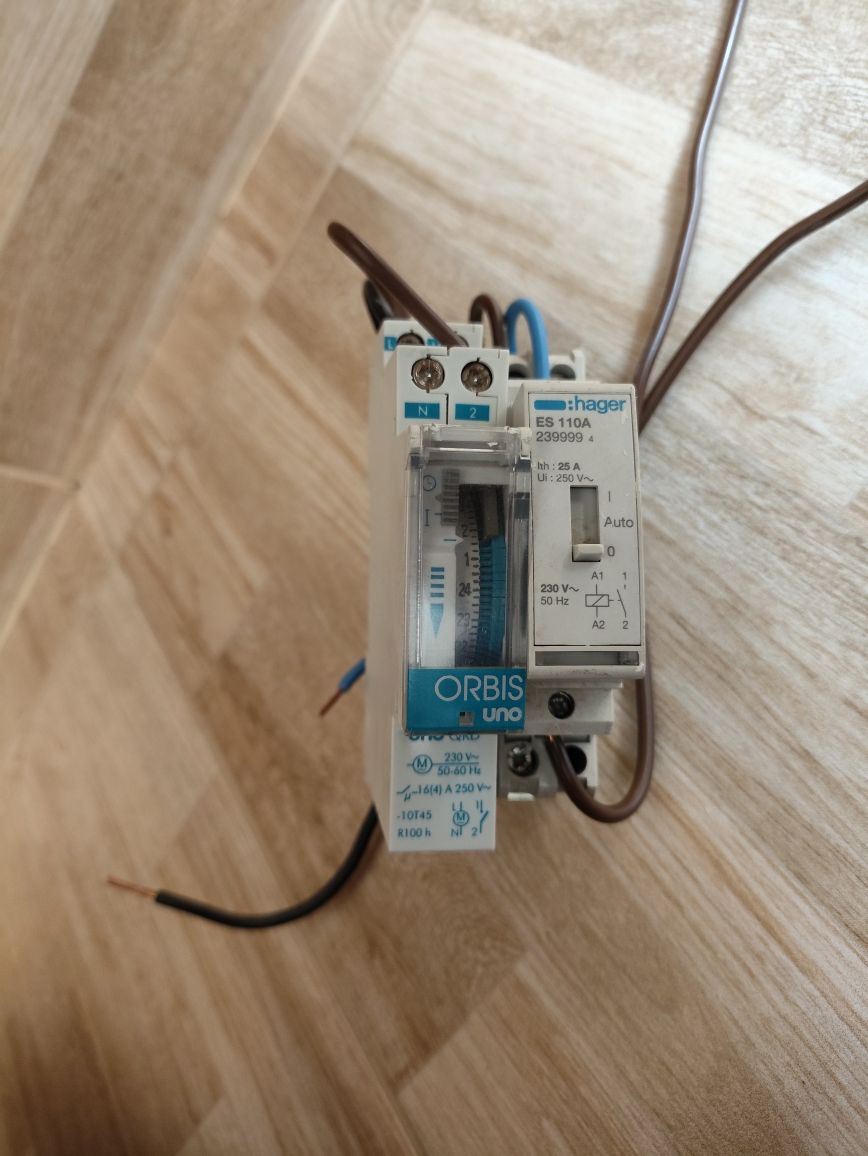Temporizador + contactor painel solar