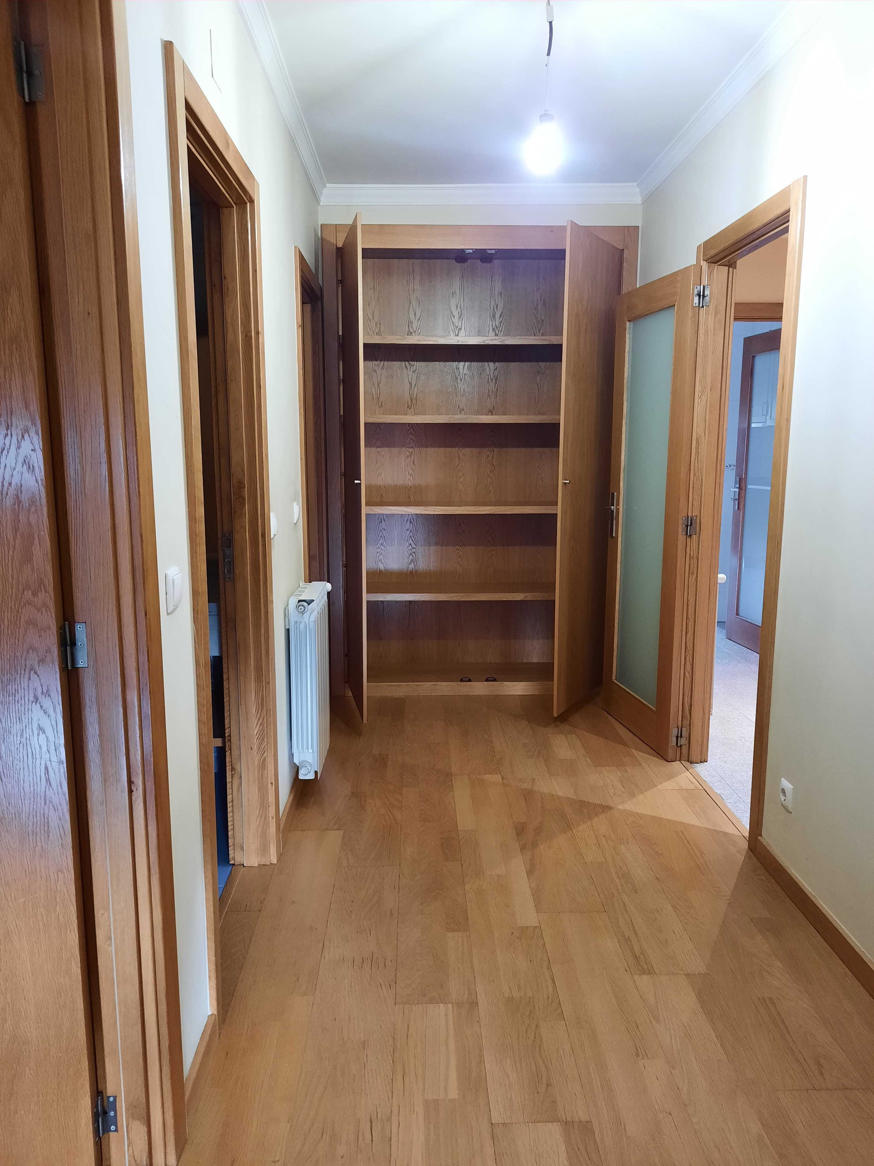 Excelente apartamento T3, em otima localização(rotunda dos touros)
