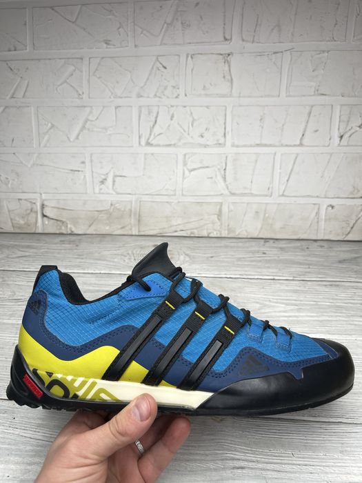 Крутые кроссовки adidas terrex swift solo пеший туризм