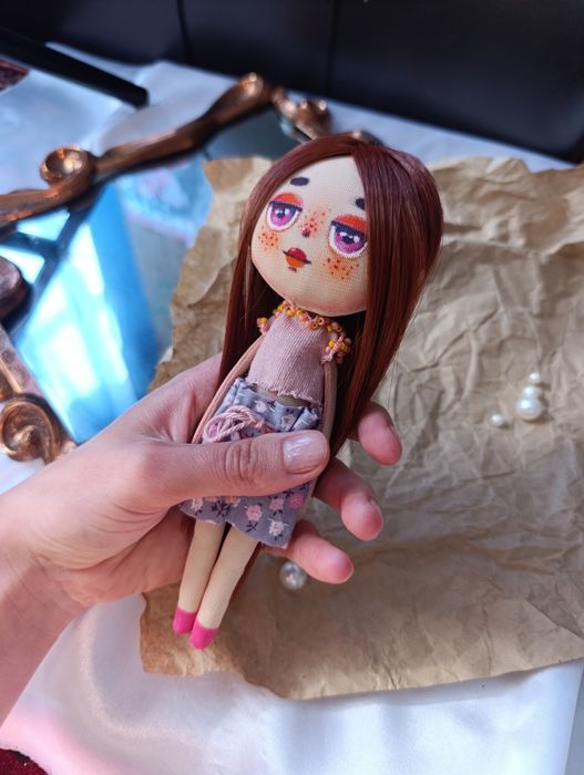 Текстильна лялька ручної роботи для інтер'єру